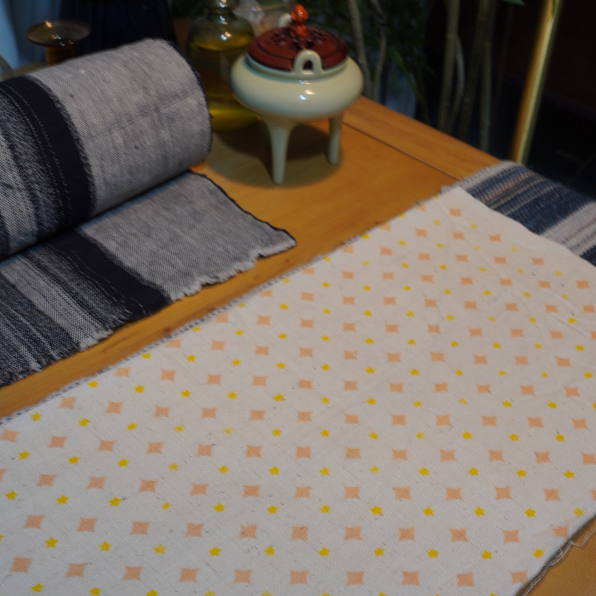 Chinese Handmade Cloth with Square Polka Dot Printing